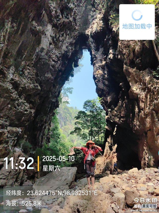 云南临沧耿马孟定天生桥（图一右上角有导航地图）