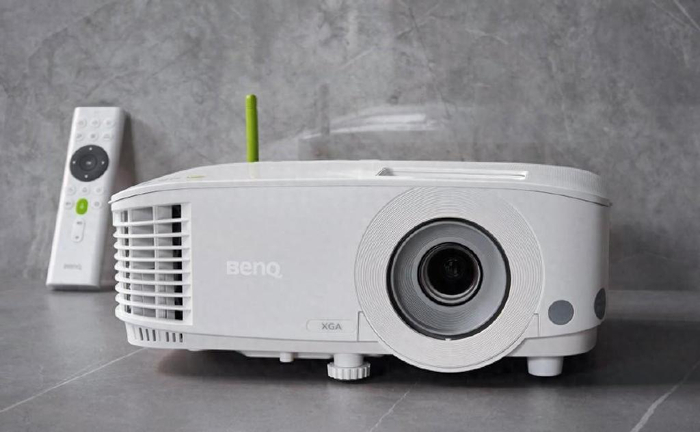 老品牌再出新品!明基e系列高亮办公投影仪e545打造高效会议体验