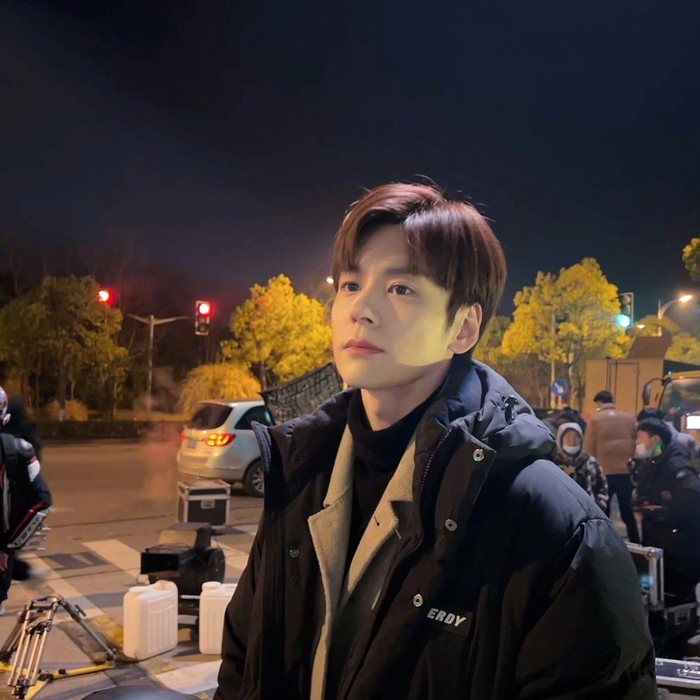 每一张都好帅好好看!真的超级喜欢魏哲鸣演的喻游,魏哲鸣给我火!