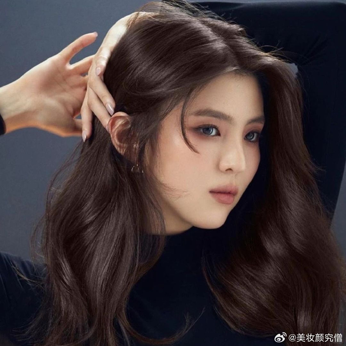 哦莫这轮廓这造型真的很像在大润发杀鱼的额头颧骨vline小了两圈