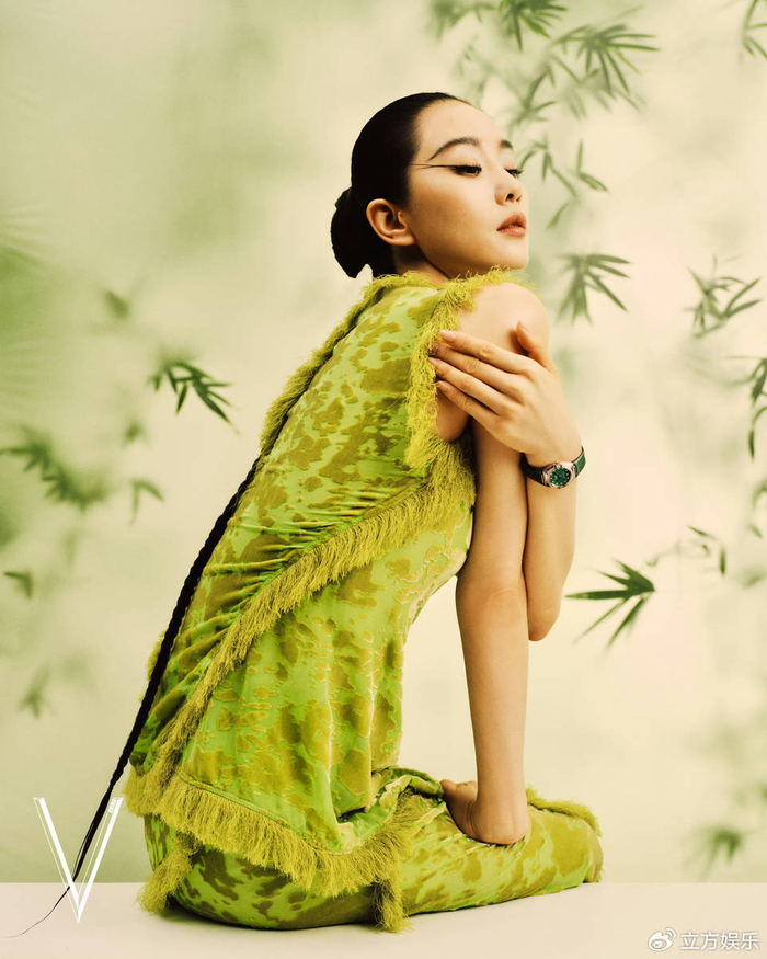 刘诗诗新中式造型清韵典雅着旗袍化身竹韵美人