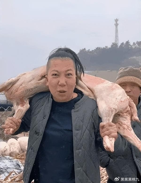 东北雨姐早期照片被曝，魔鬼身材，长相清纯，网友直呼：好美|直播|粉丝|粉条|主播|风波_新浪新闻