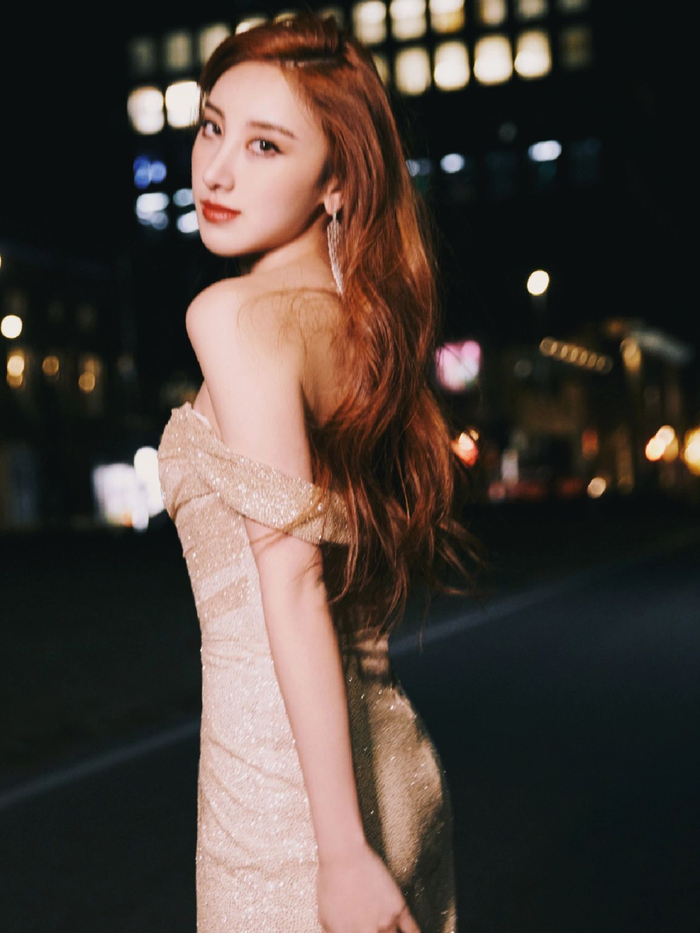 香港歌手许靖韵