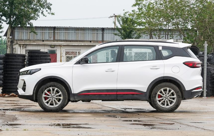 新增入门版瑞虎7再推15t手动挡老司机了解一下