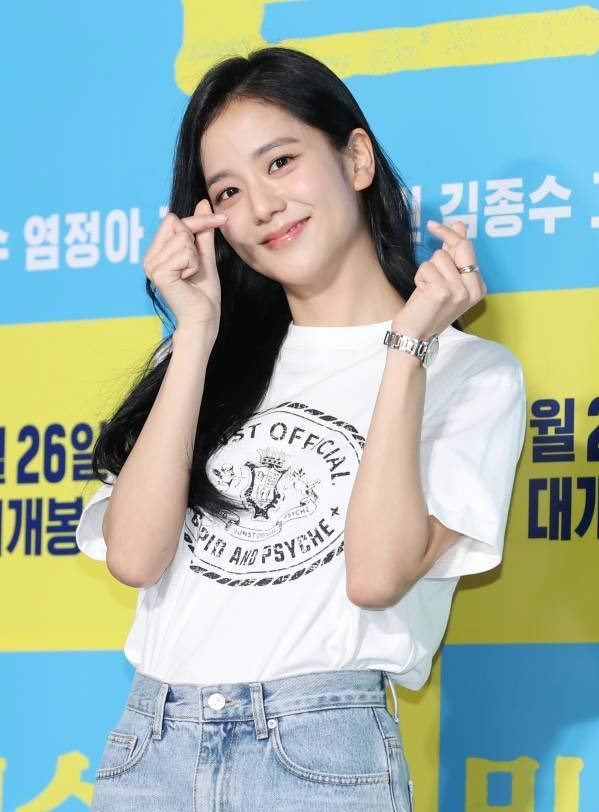 在首尔的vip试映会: iu,林允儿,black pink金智秀,韩志旼,丁海寅,林