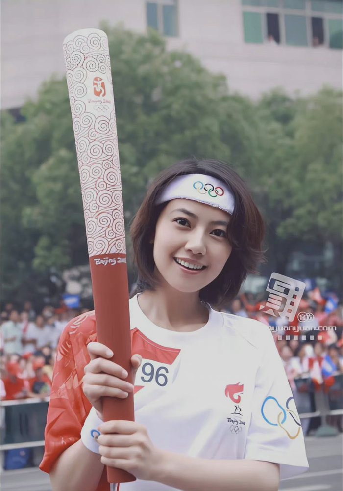 高圆圆北京奥运会火炬手旧照,也太美了吧!女神果然是女神__财经头条