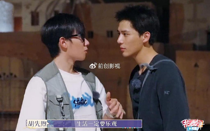 《花少5》两位男主吵架太抢戏,一个内卷立人设,一个精明爱拆台|王安宇|胡先煦|花儿与少年5|花儿与少年|餐厅_新浪娱乐_新浪新闻