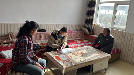 驻村帮扶倾真情 实干铺就振兴路——达旗海子湾村第一书记陈昕阳