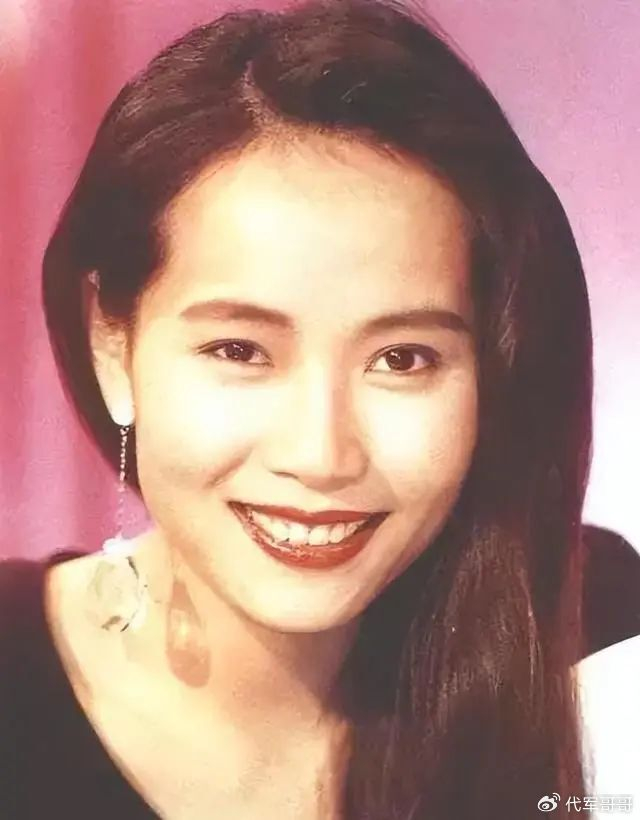 叶童:屡次遭丈夫背叛却不离不弃,如今61岁仍无儿无女