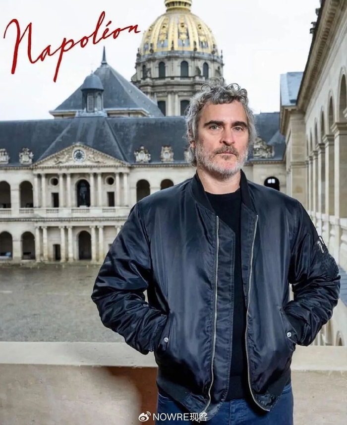 从不「玩流量」的 john elliott 是否被低估了?