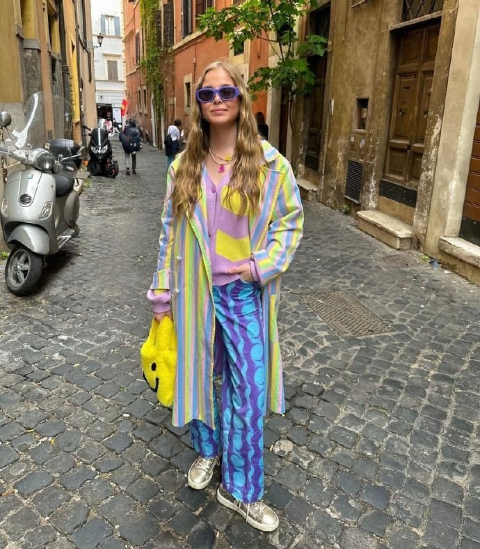 欧美时尚博主anais多巴胺女孩调色盘穿搭分享