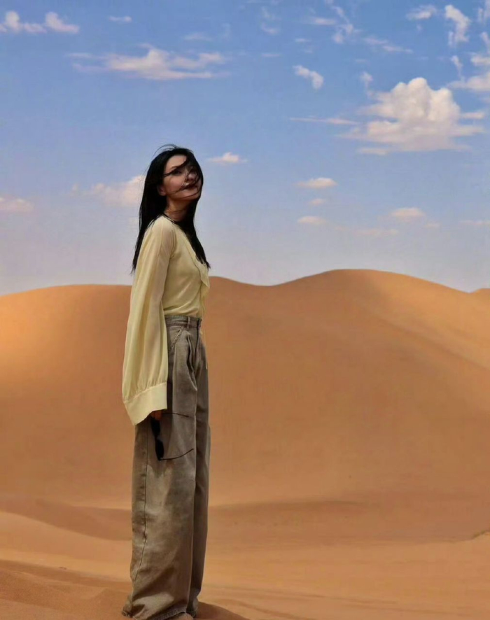 高圆圆沙漠旅行大片也太美了吧