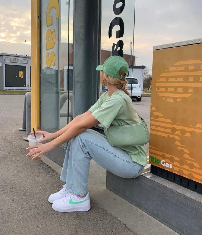 欧美时尚博主夏季多巴胺穿搭分享