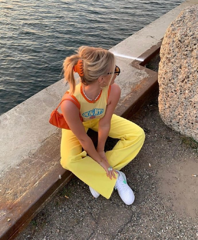 欧美时尚博主夏季多巴胺穿搭分享