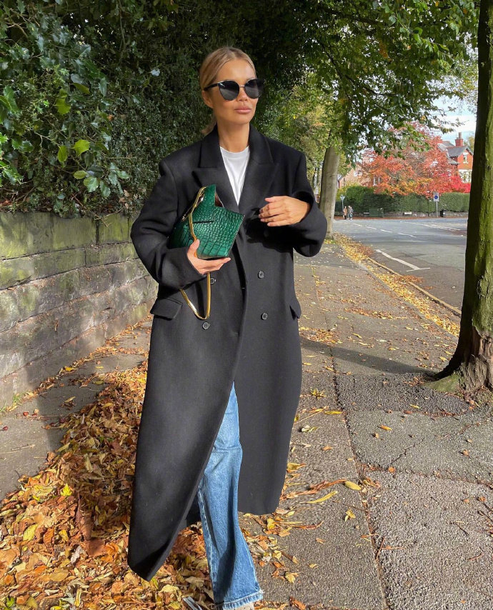 ins时尚博主的日常穿搭look更新简约款打造的高级气场