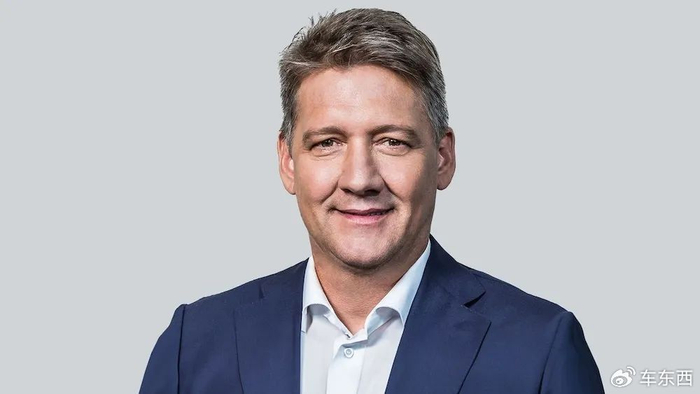 发生这一矛盾的原因可能是因为奥迪电动化转型太慢.