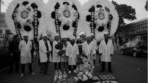 丧葬礼不适合带孩子去，是迷信？其实不然，这几种地方也需注意