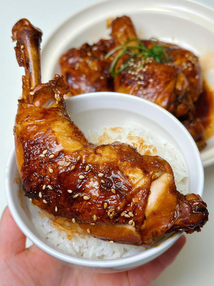 豉油鸡🍗 酱汁浓郁 鸡肉超嫩 好吃到吮手指