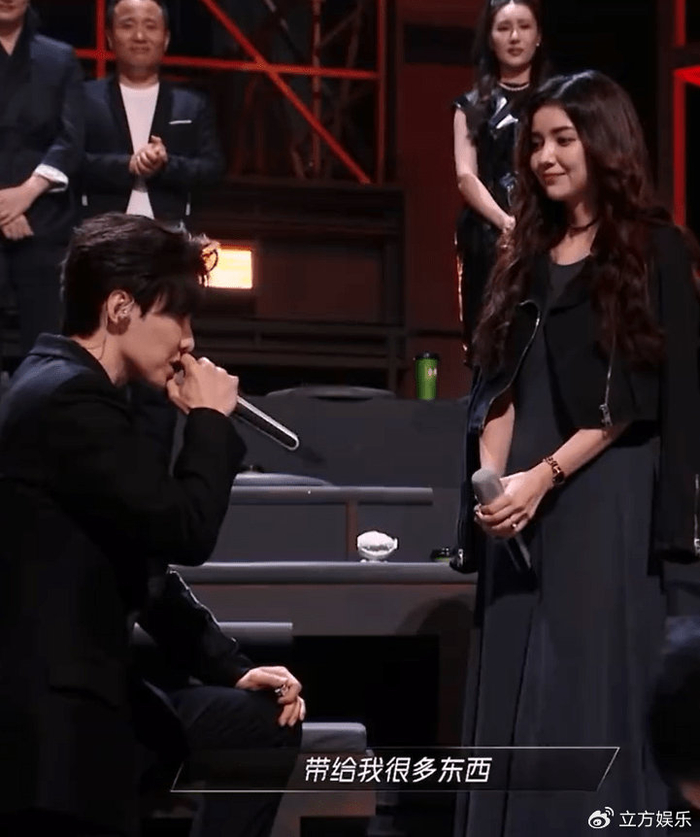 唐禹哲求婚现场画面曝光晒与女友合照甜蜜十足