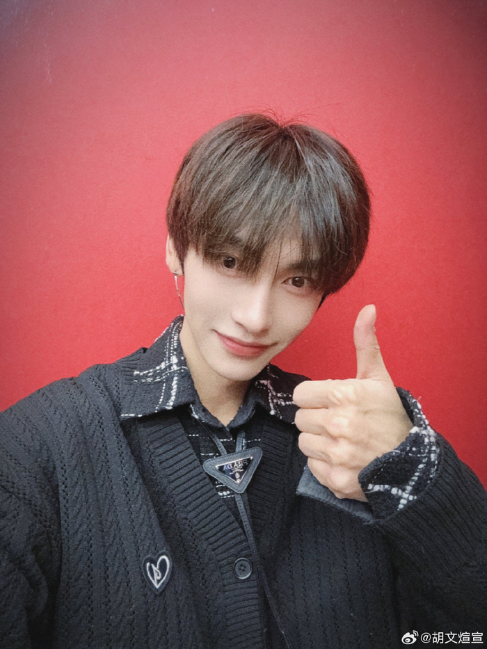 胡文煊被曝孕期出轨,并和未成年发生关系,爆料者晒出睡觉素颜照