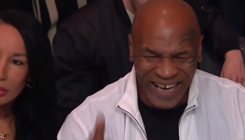 ufc激情夜天佑10秒ko盖奇张伟丽笑傲中国德比闫晓楠令人动容