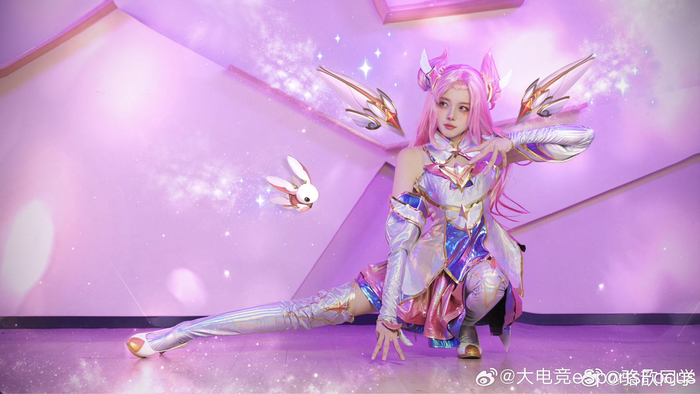 骆歆cos了星之守护者卡莎 "虚空中第一法则,别死.