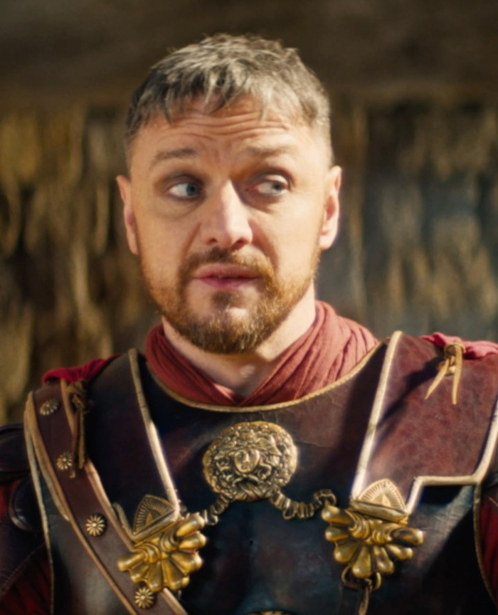 还有"詹一美"之称的英国男星詹姆斯·麦卡沃伊.