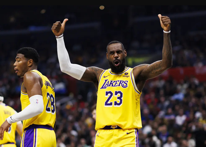 39岁打71场,场均25 7 8,詹姆斯无愧nba门面,湖人有他太幸运了|詹姆斯