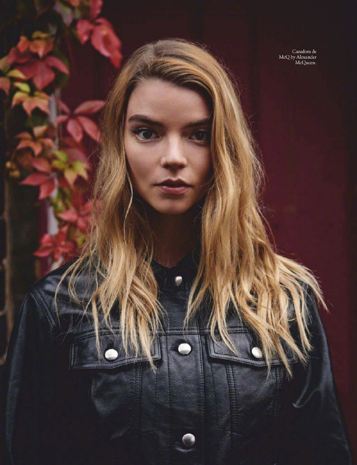 安雅·泰勒-乔伊 Anya Taylor-Joy 登上《 ELLE》