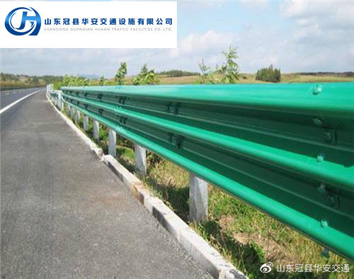 护栏板价格走向观察：市场风云与选择攻略