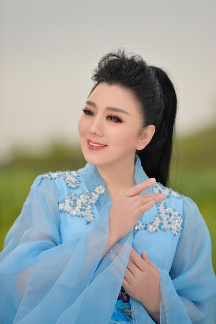 茶香沁园青年女中音刘子旗茶韵一芽一叶助力乡村振兴