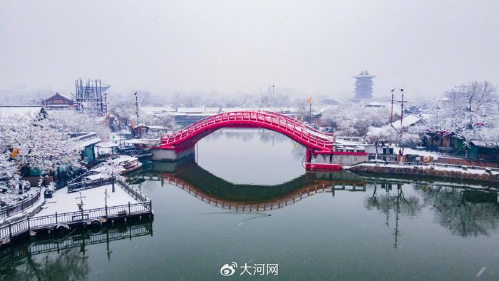 飛雪落成詩一秒入仙境雪後河南美出天際