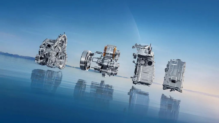 它也是该混动系统下首搭车型,其中发动机最大功率115kw,发动机最大