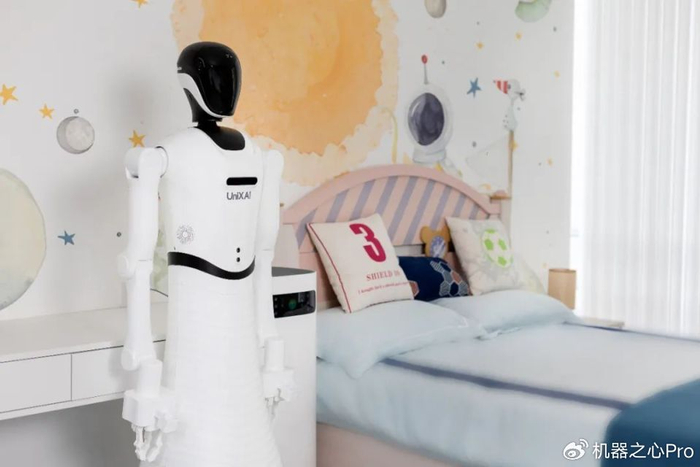 00后ceo杨丰瑜:回国创业,五个月造出首款「可量产」人形机器人