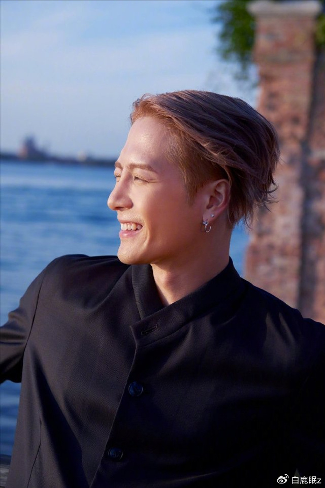 王嘉尔自爆因抑郁症停工,暗示35岁前想找个对象结婚生子 王嘉尔自爆因