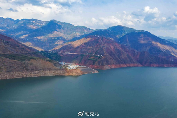 宁南高峡平湖超狂集镇!整了好些个绝绝子 听说是从水底“捞出来”的