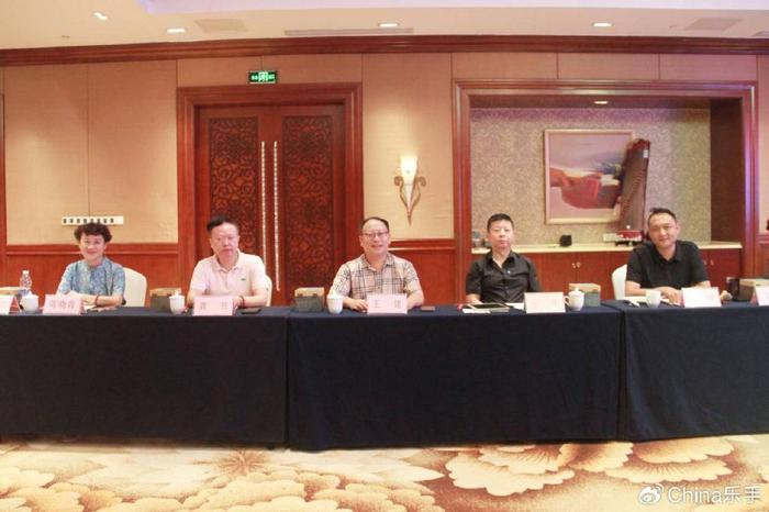 高峰与会专家:(左起)张朗华,任洲洋,王帅,李婉星汉乐器负责人徐大龙总