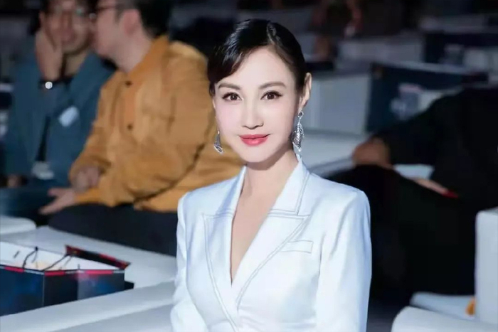 杨雪,最美反派,她的婚姻诠释了一个道理:男人征服女人的是才华