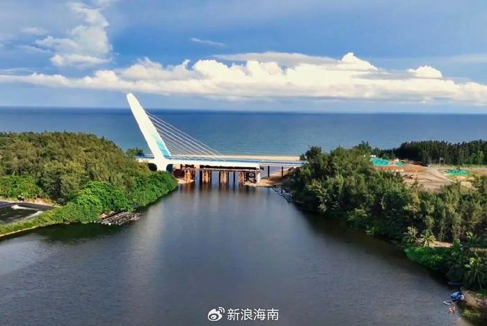 沿海南環島旅遊公路,感受兩千裡椰風海韻|海南|環島|公路_新浪新聞