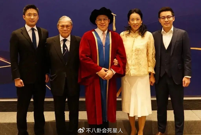 霍启刚三弟求婚成功,大哥二哥事业出色,他却才是霍家最幸福的|霍启仁|霍家|霍启刚_新浪新闻