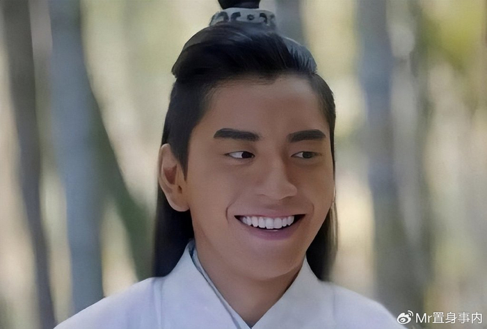 王大陆的长相,本来就不适合走偶像路线,在综艺里充当呆萌搞笑男的角色