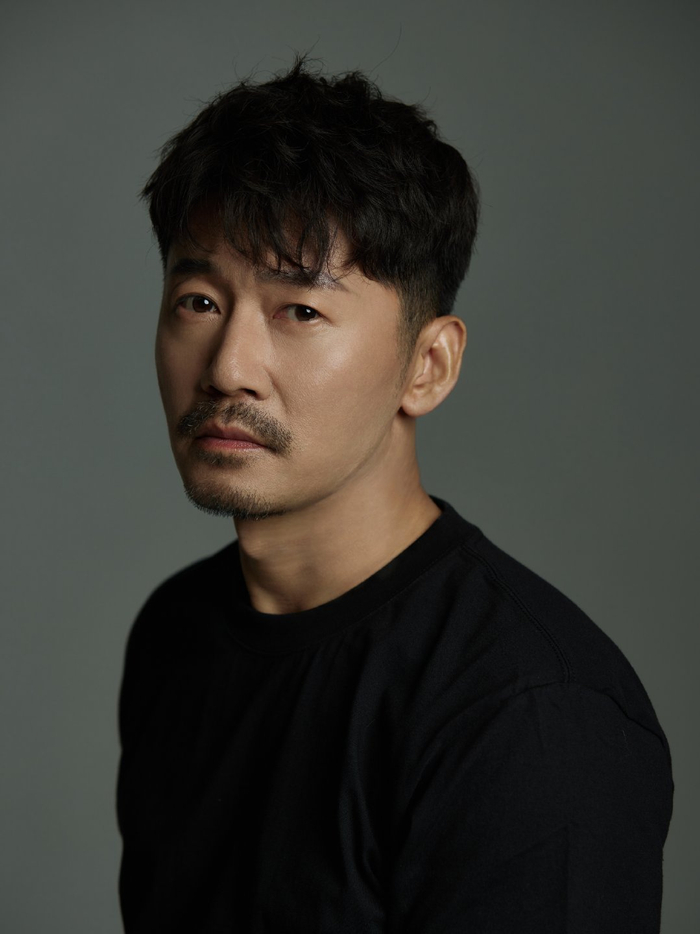 嘉·news |肖聪休闲雅痞大片释出 新剧挑战反派总裁引关注|肖聪|新剧