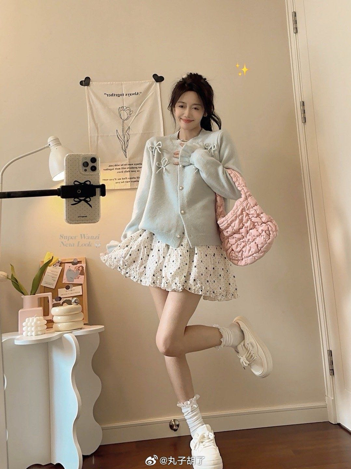 滴滴滴小甜妹穿搭来70太适合春天的一套look啦