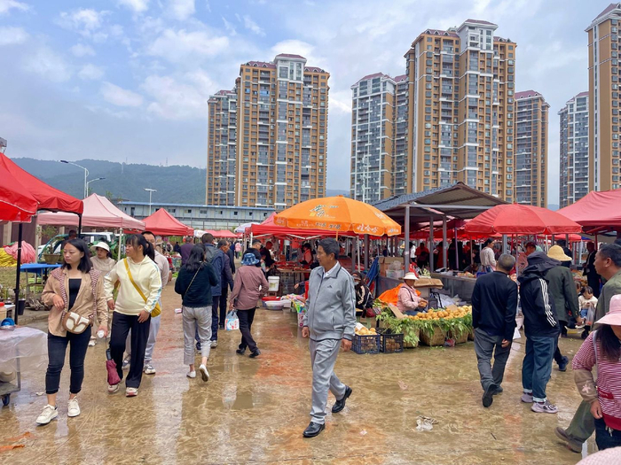 生生不息的农民街