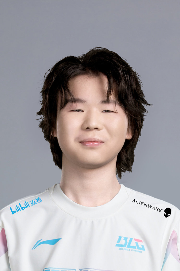 信念不改再干杯blg电子竞技俱乐部bin哥这眼神膏膏的微笑