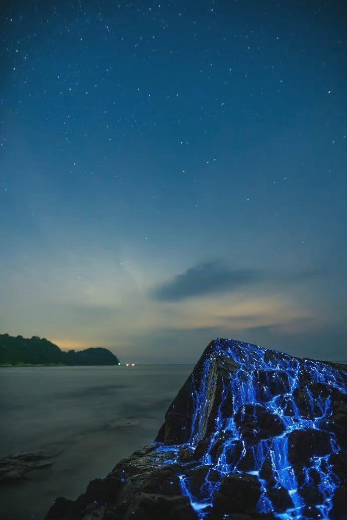 日本冈山荧光海滩