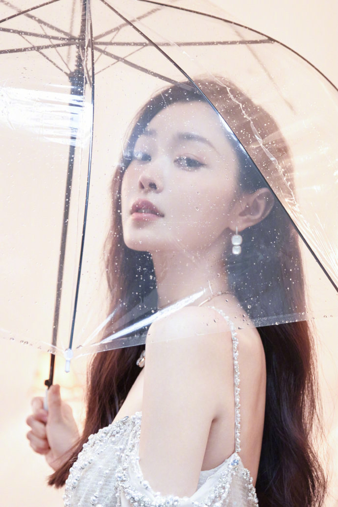 宋轶露背啦就是说这谁看了谁不迷糊啊