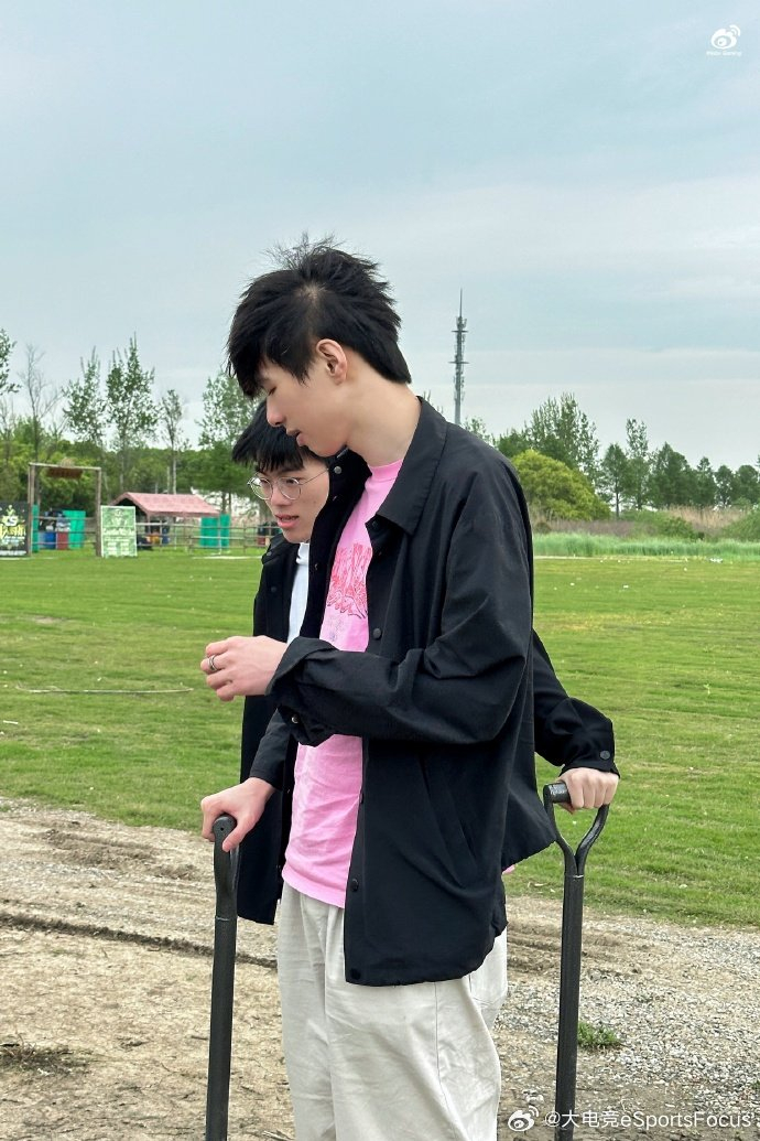 更新公益活动返图: 草木蔓发,春山可望,双木成林,生生不息