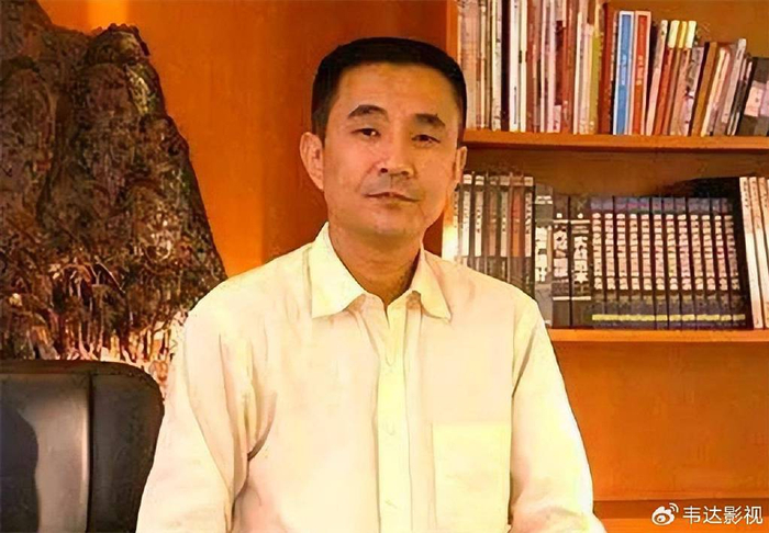 王永红：公司破产欠800亿，套61亿携女明星出逃，亲爹去世都不回|房地产|韩熙庭|商业|父亲|企业家_新浪新闻