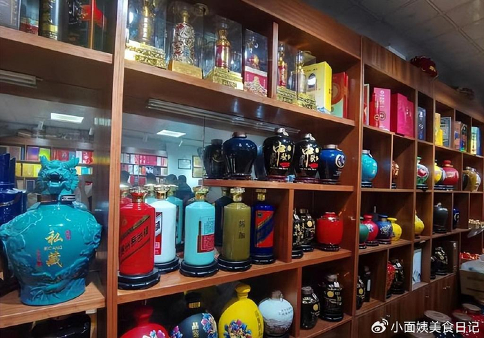 97年香港回归深圳一大叔花7200买24瓶茅台如今鉴定竟不能喝了